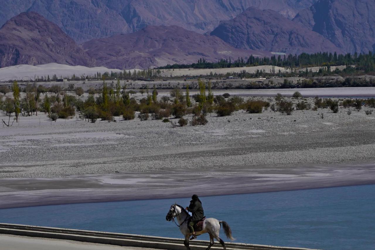 Hotel Mountain Lodge Skardu Exterior photo