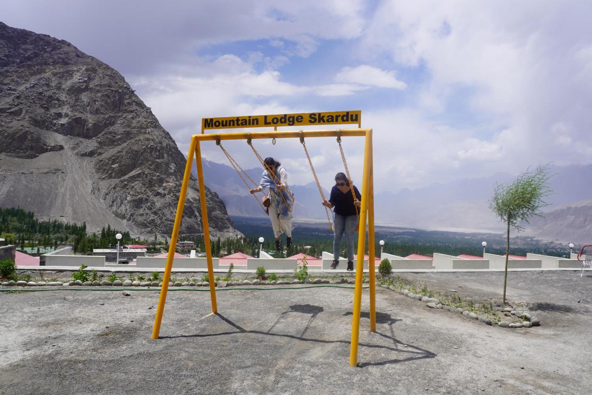 Hotel Mountain Lodge Skardu Exterior photo